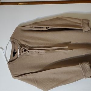 Women's M Harve Benard Sweater